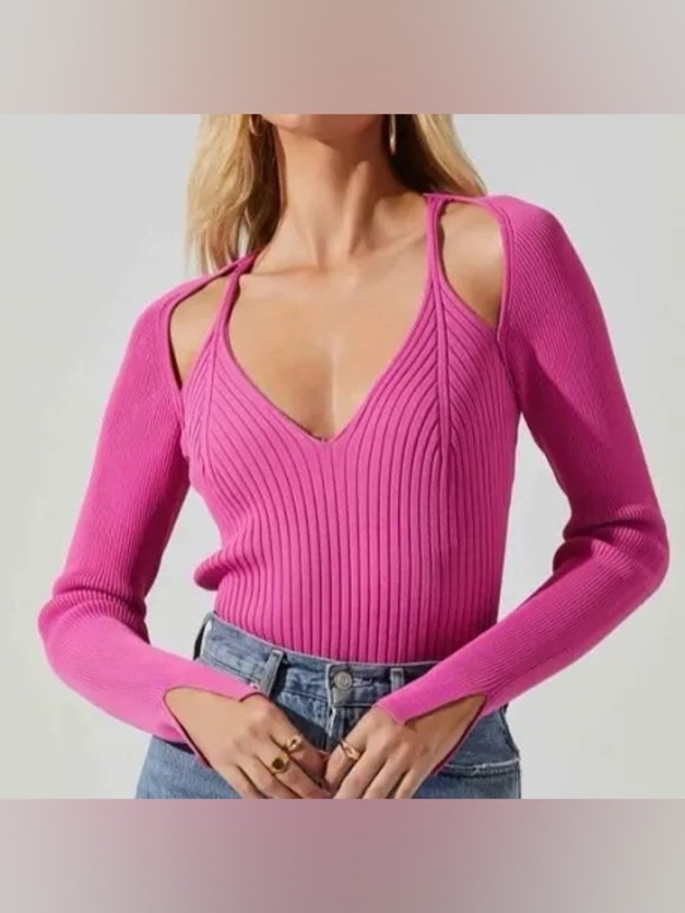 Astr Pink Ribbed V-Neck Sweater with Shoulder Cutouts